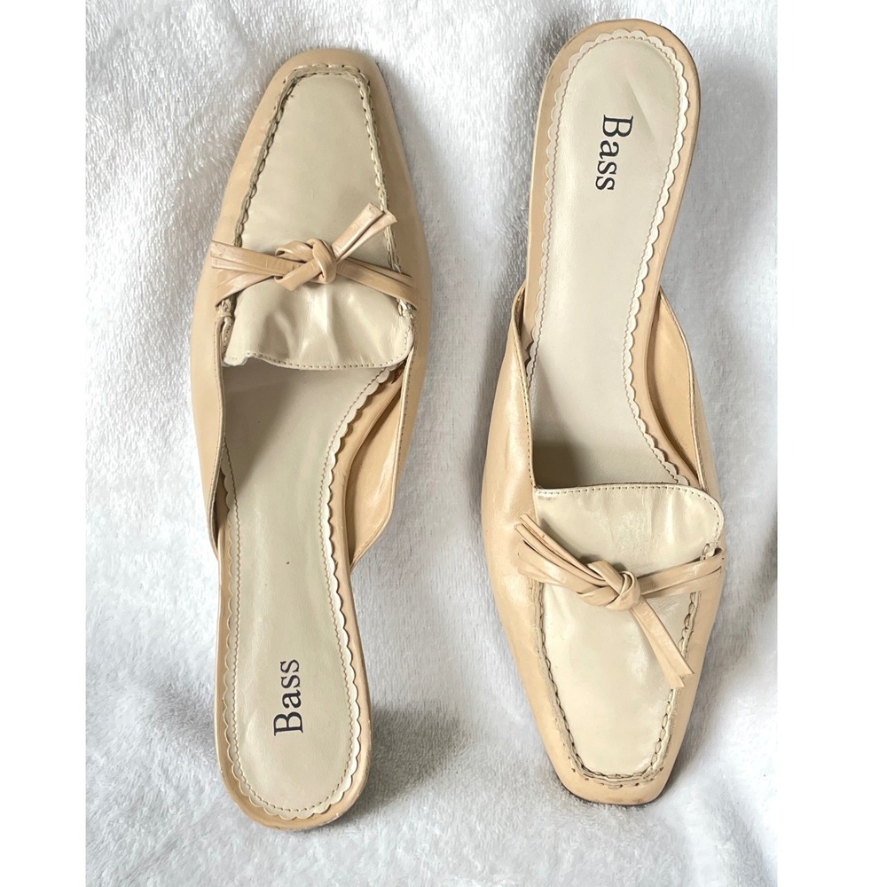 Bass Womens Mules 9.5M Shannon Kitten Heel Beige Leather Bow Square Toe